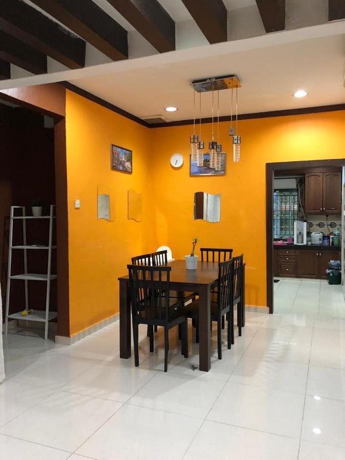 Ar-Rayqal Private Pool Homestay Pasir Gudang Luaran gambar